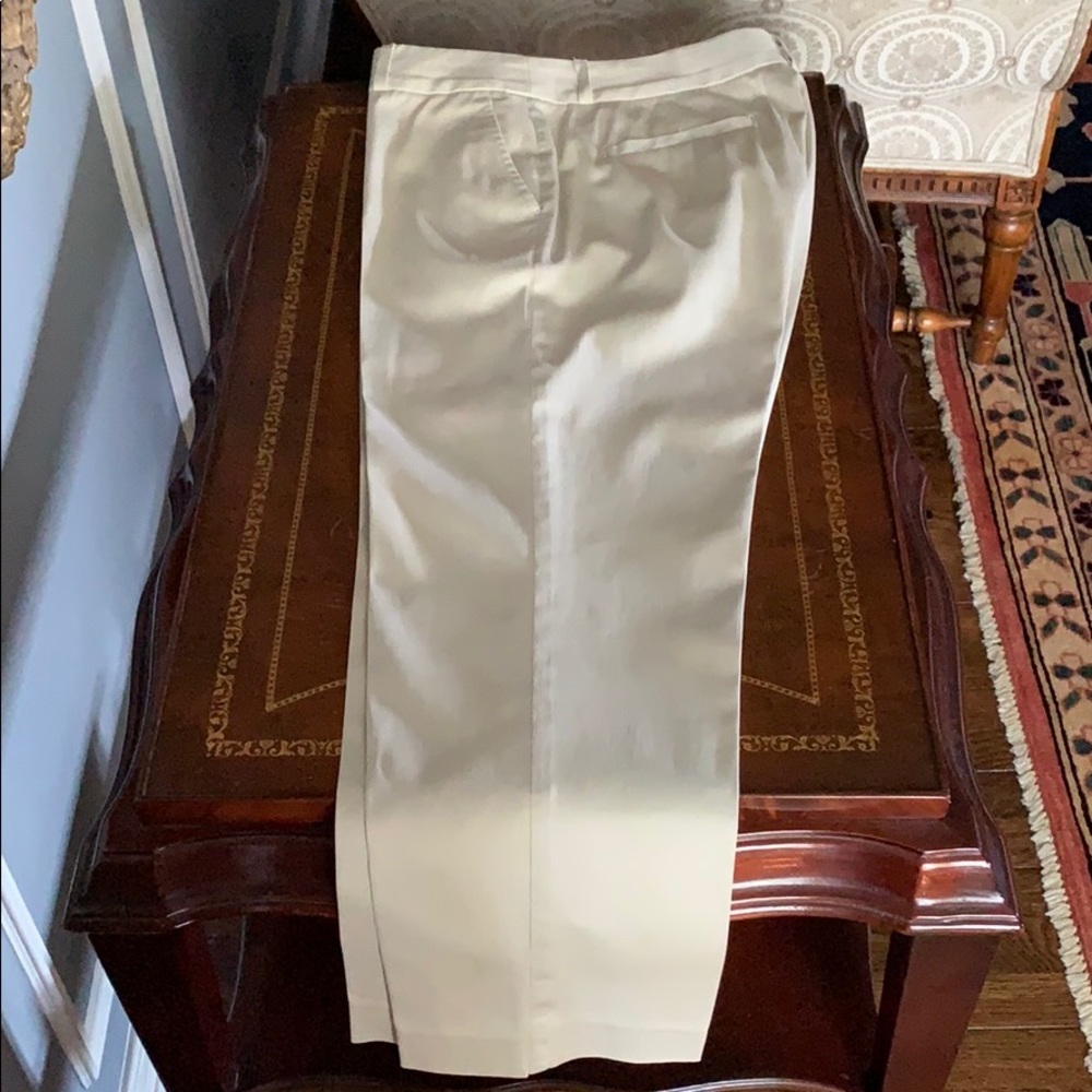 Capri pants